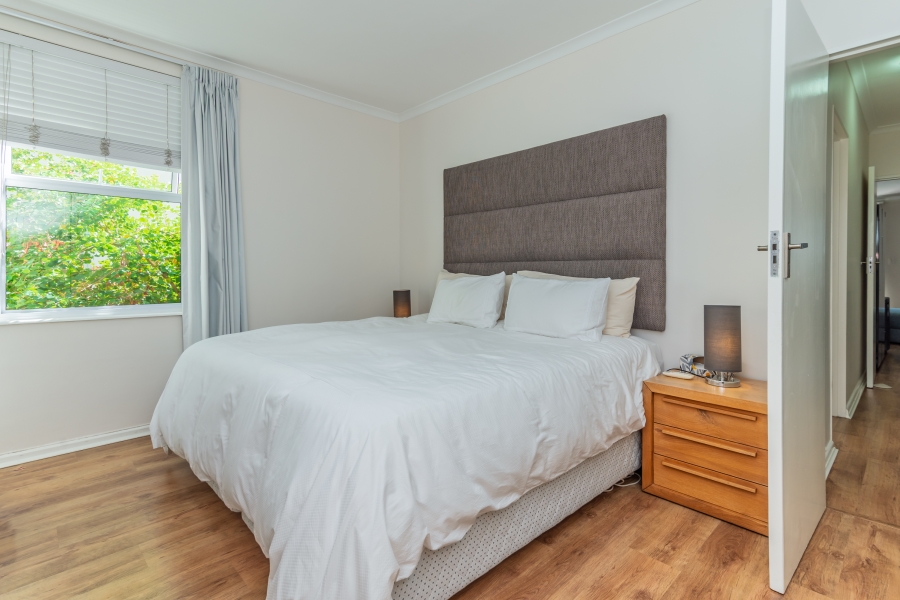 2 Bedroom Property for Sale in Vredehoek Western Cape